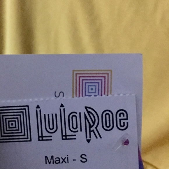 LuLaRoe XXS Irma Tunic & a S Maxi Skirt! - Picture 4 of 5